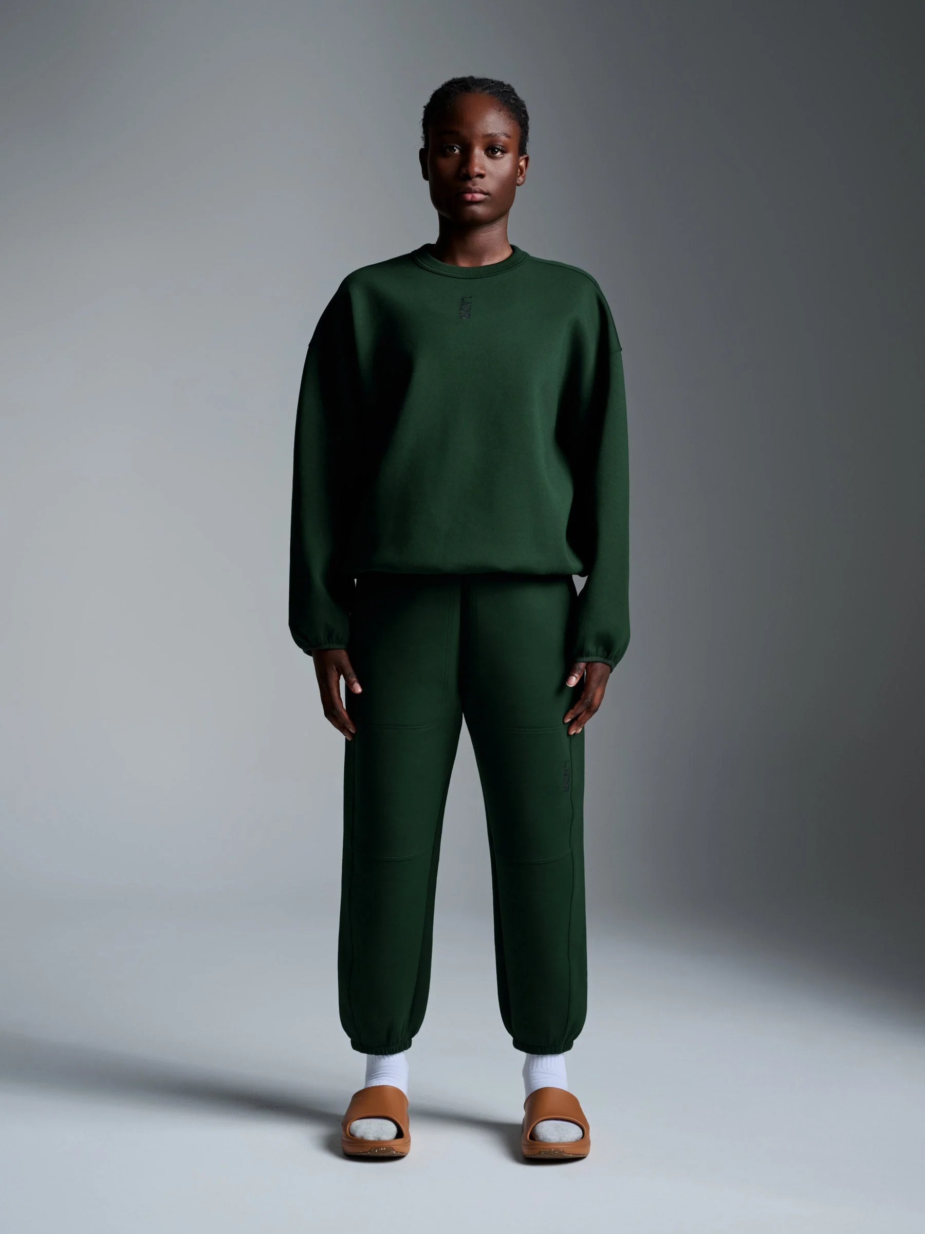 RECOVER Trackpant Dark Green - Image 4